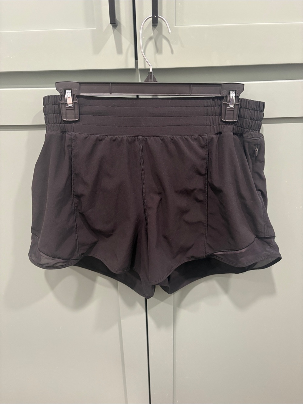 Lulu lemon hotty hot shorts 4 in